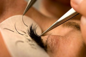 العناية بالرموش