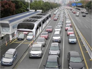  تخترع الصين حافلة ناقلة لحل ازمة المرور